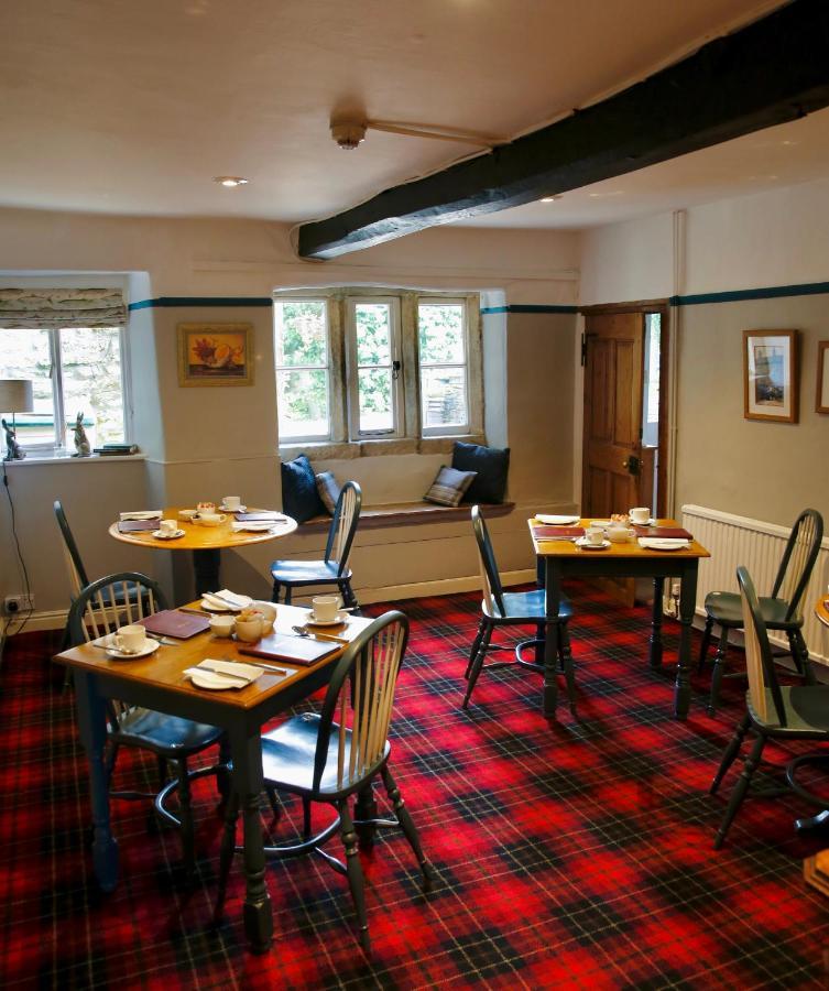 Отель Ashfield House Грассингтон Экстерьер фото The dining room at the Old Inn