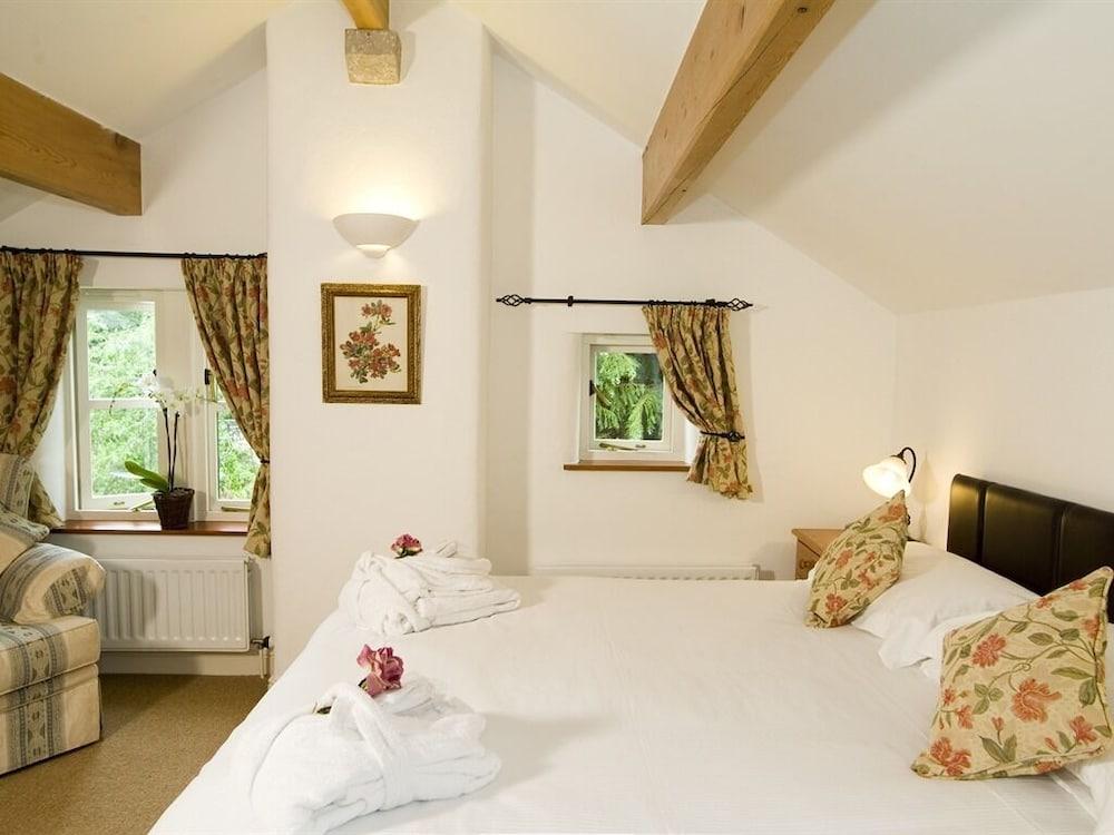 Отель Ashfield House Грассингтон Экстерьер фото The Old Mill, bedroom