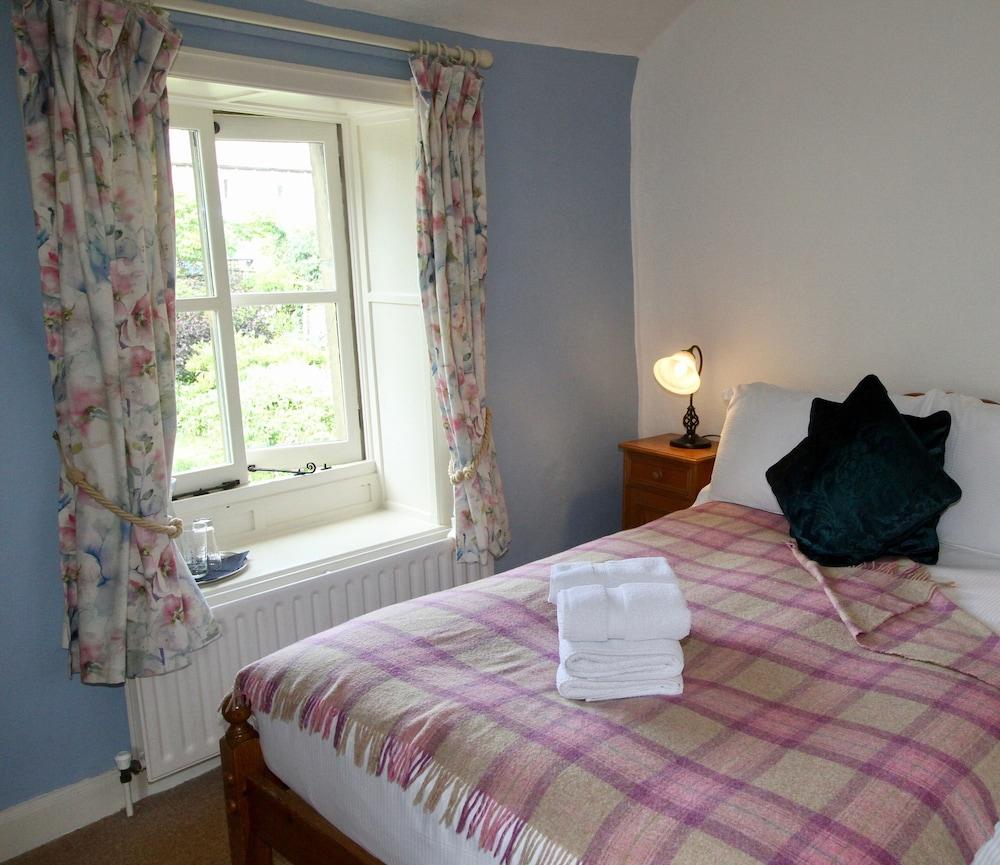 Отель Ashfield House Грассингтон Экстерьер фото A bedroom at the Old Post Office