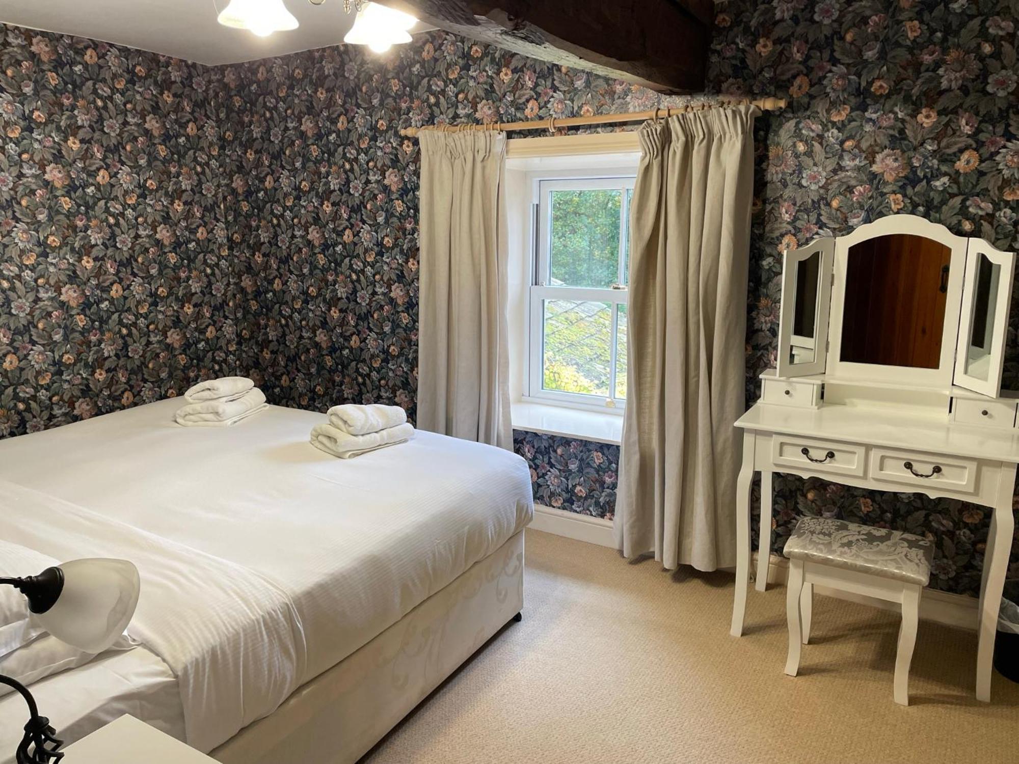 Отель Ashfield House Грассингтон Номер фото The bedroom at The Old Post Office