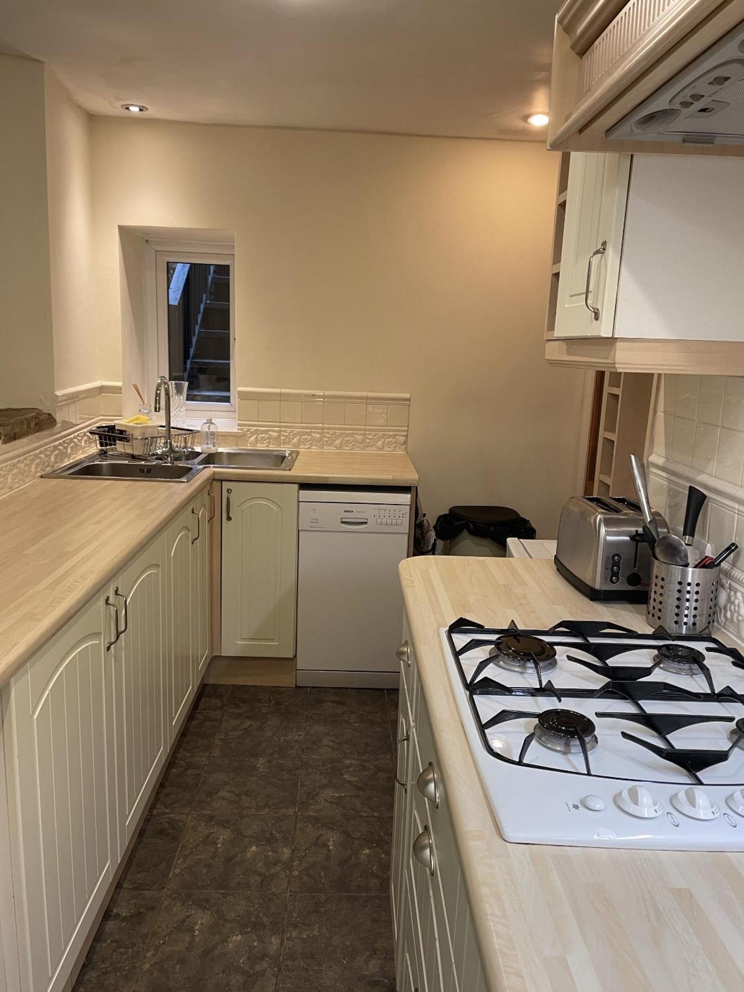 Отель Ashfield House Грассингтон Номер фото A typical kitchen in the UK